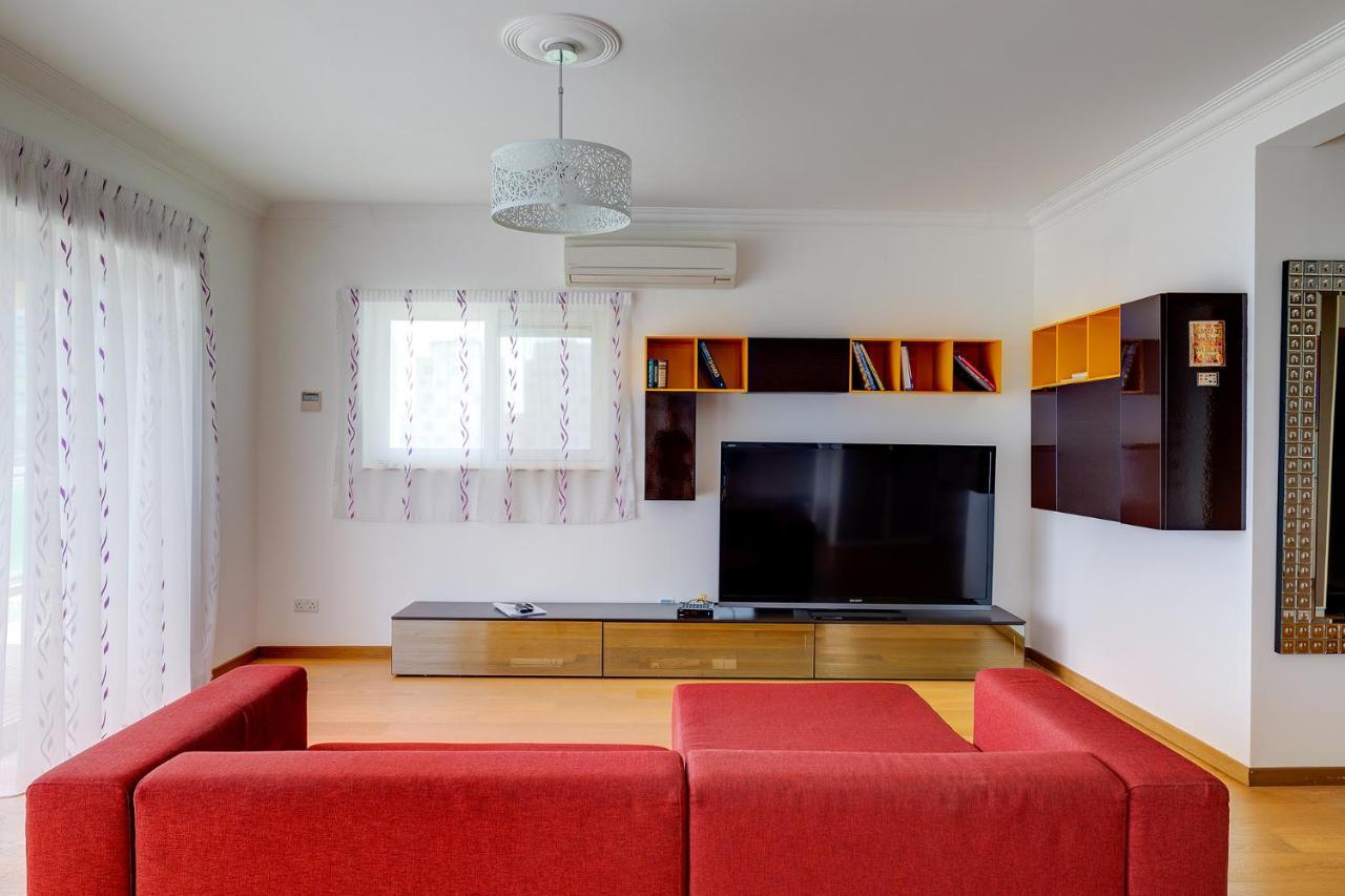 Seafront Apartment In Sliema With Pool, Upmarket Complex 外观 照片