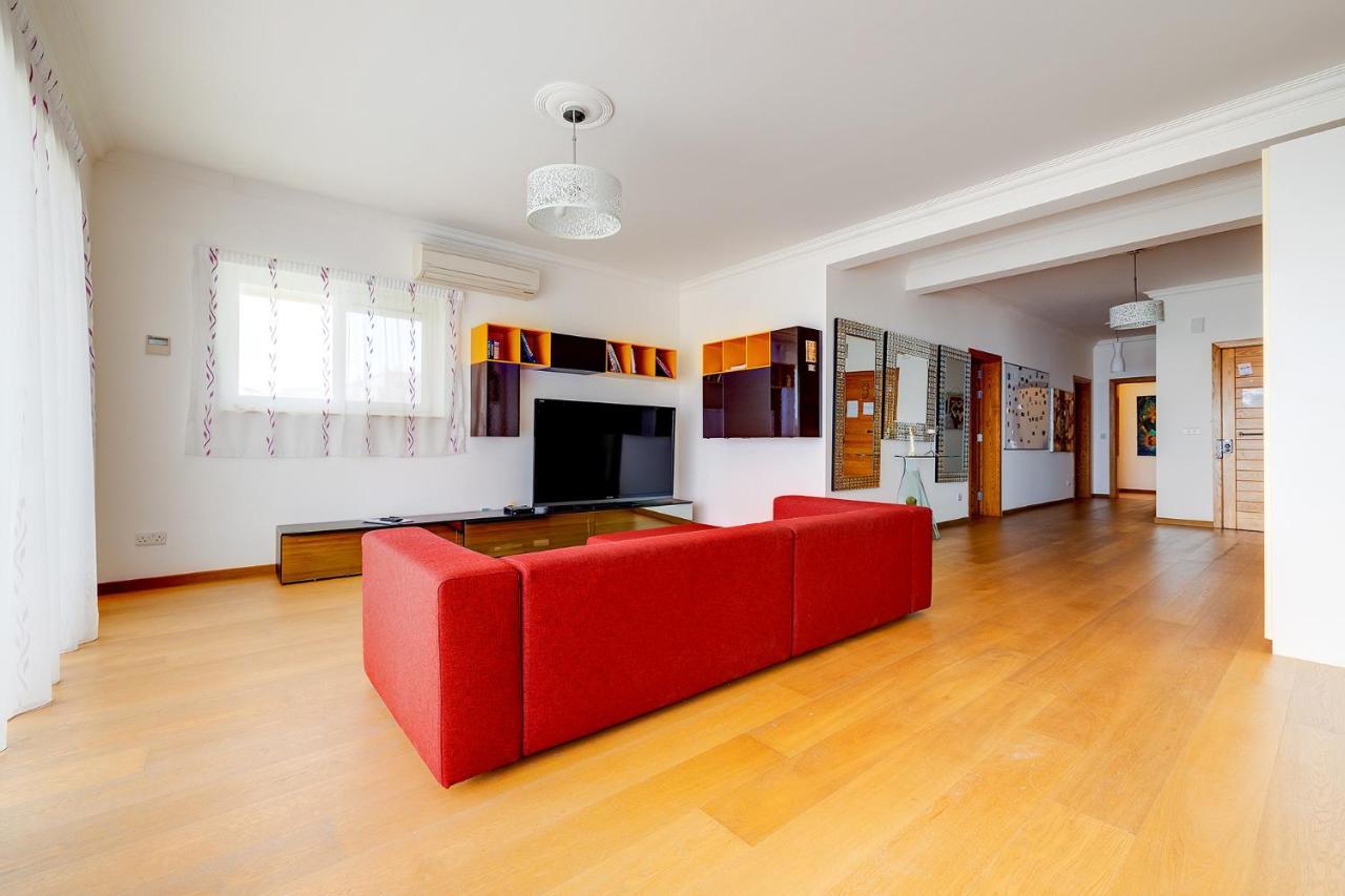 Seafront Apartment In Sliema With Pool, Upmarket Complex 外观 照片