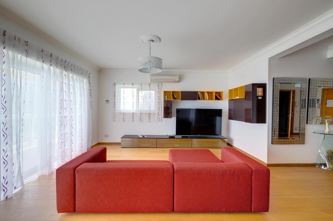 Seafront Apartment In Sliema With Pool, Upmarket Complex 外观 照片
