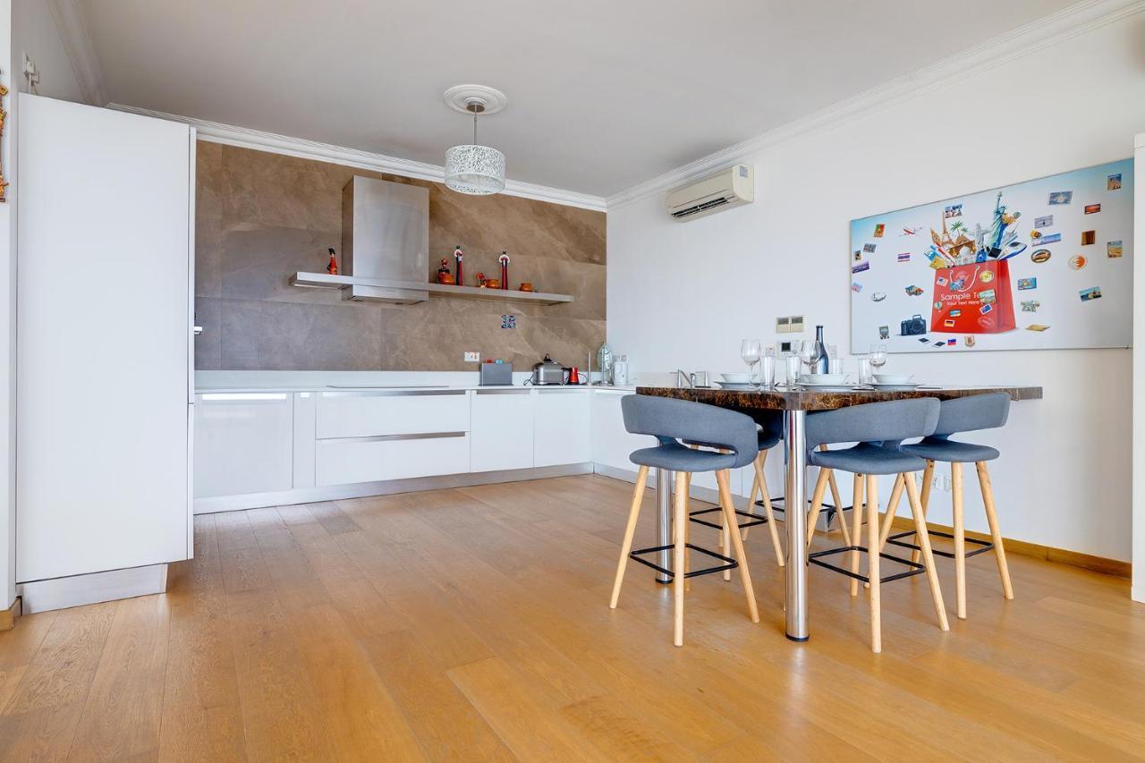 Seafront Apartment In Sliema With Pool, Upmarket Complex 外观 照片