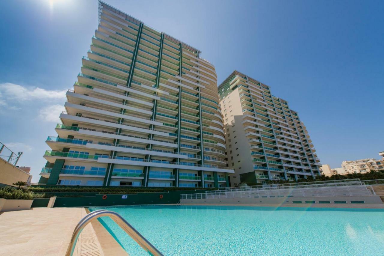 Seafront Apartment In Sliema With Pool, Upmarket Complex 外观 照片