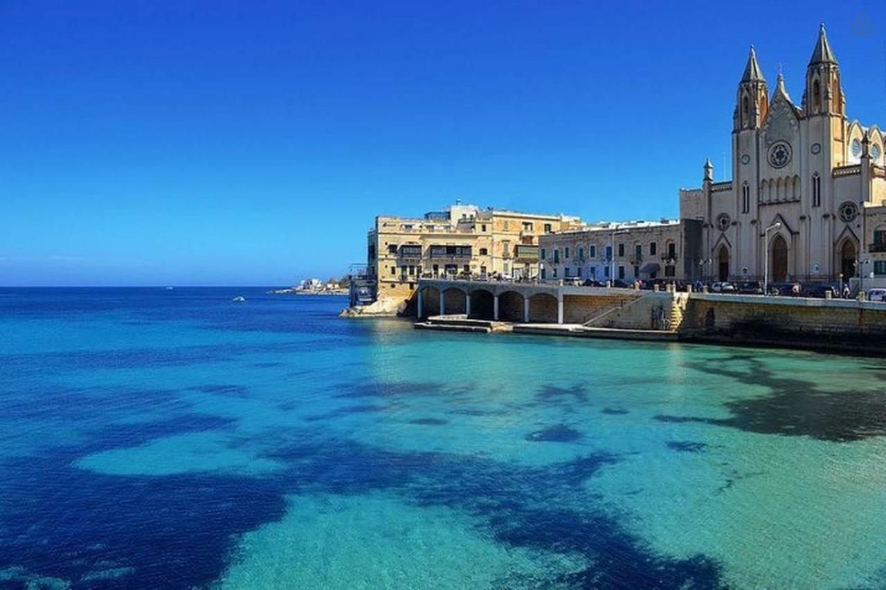 Seafront Apartment In Sliema With Pool, Upmarket Complex 外观 照片